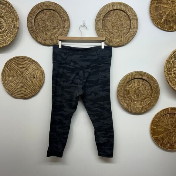 Athleta Elation Camo 7/8 Tight Legging Plus Size 2X Gray Camoflage Athleisure - Picture 2 of 6